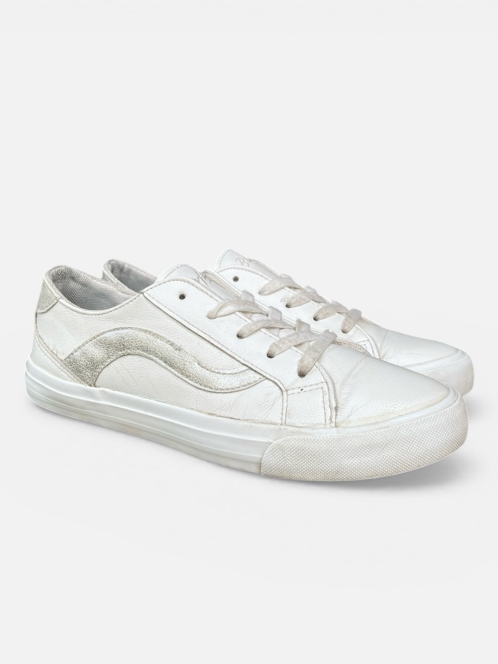 Blowfish Malibu Mave-C Low-Top Sneaker w/ Silver Wave Accent in White Sz 8